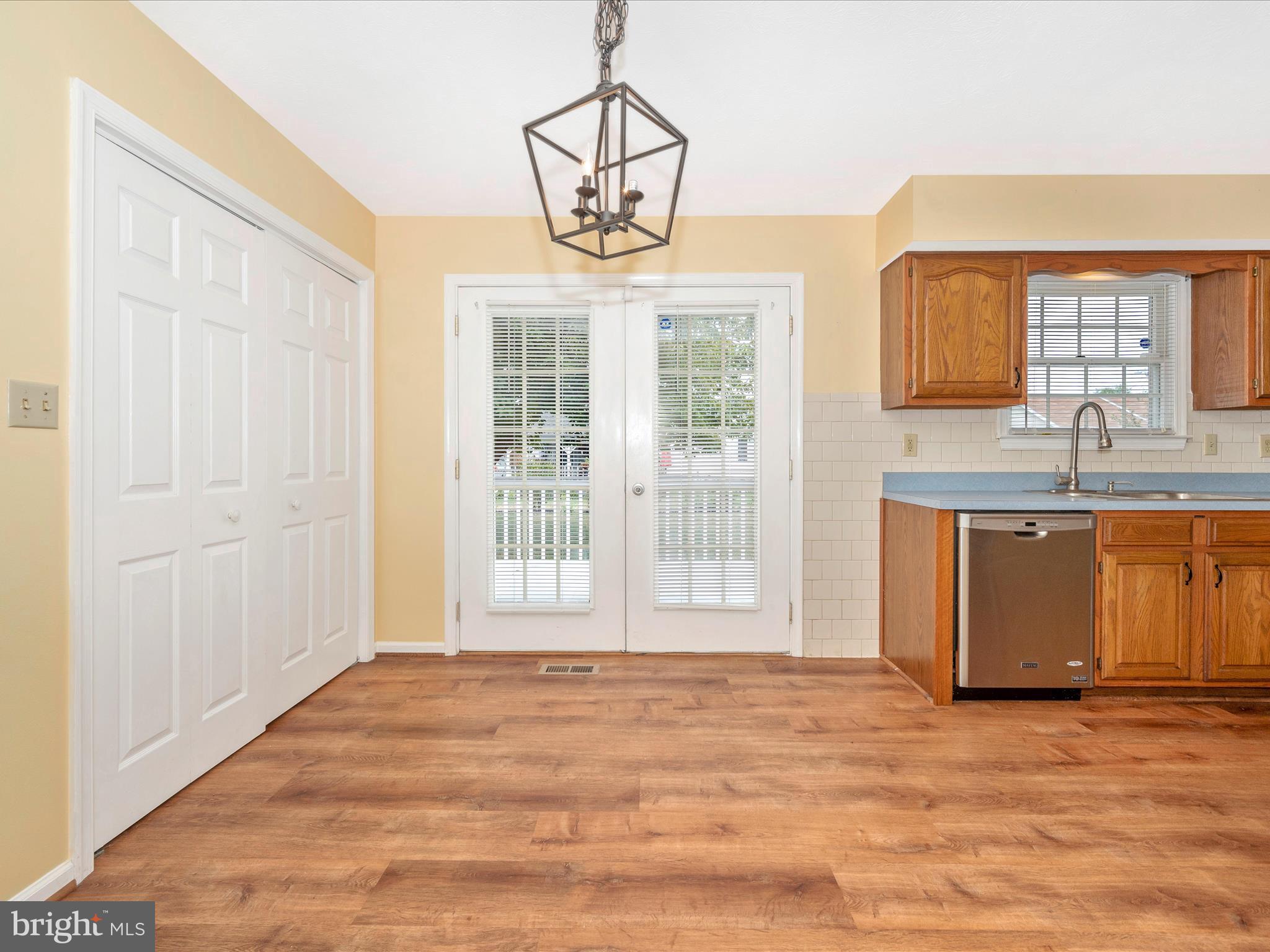 ROLLING HILLS - Residential