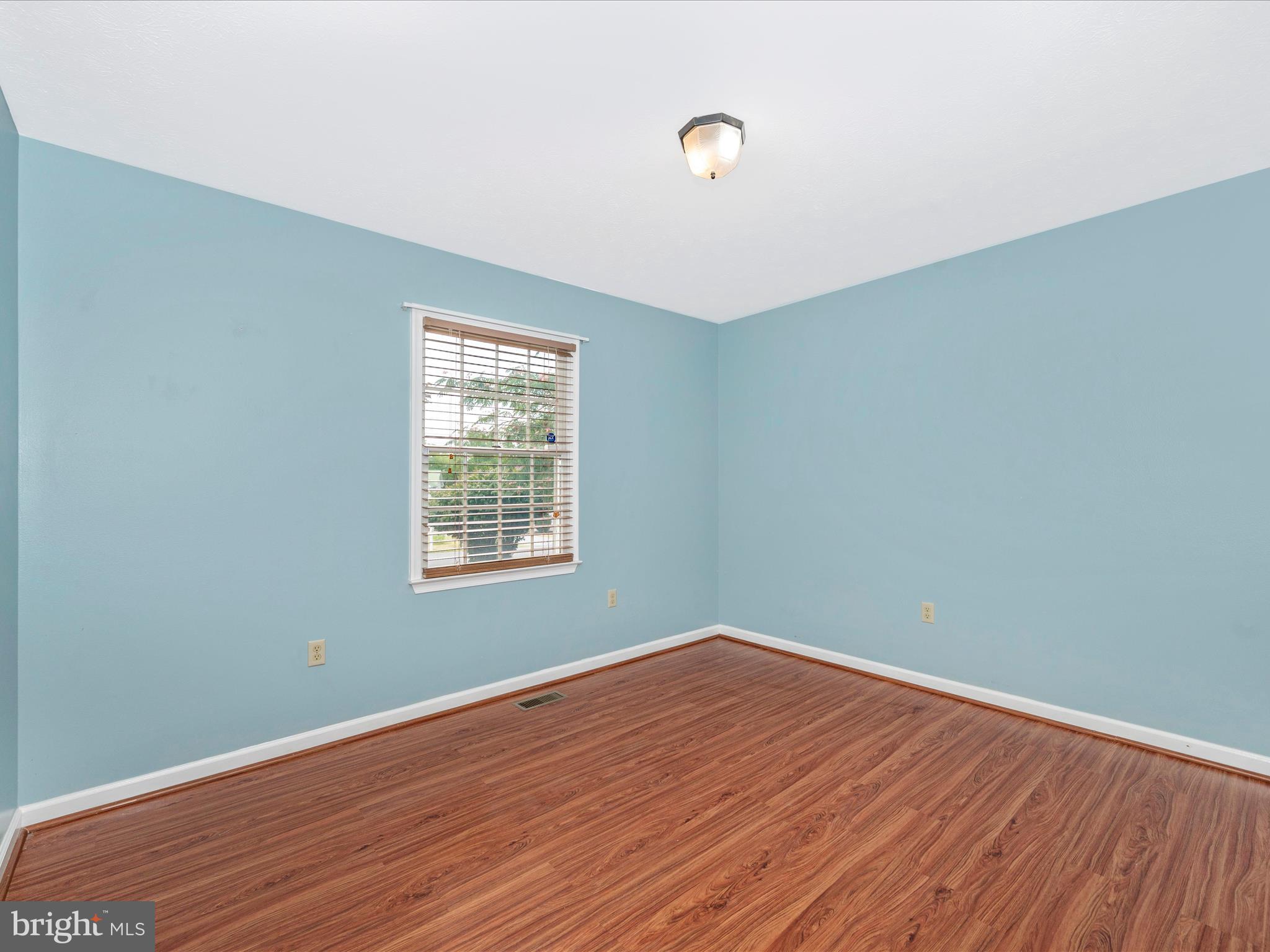 ROLLING HILLS - Residential