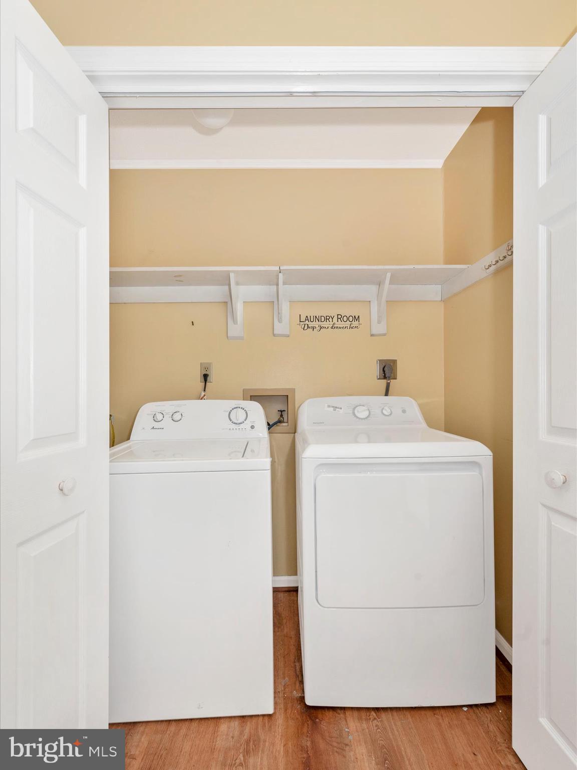 ROLLING HILLS - Residential