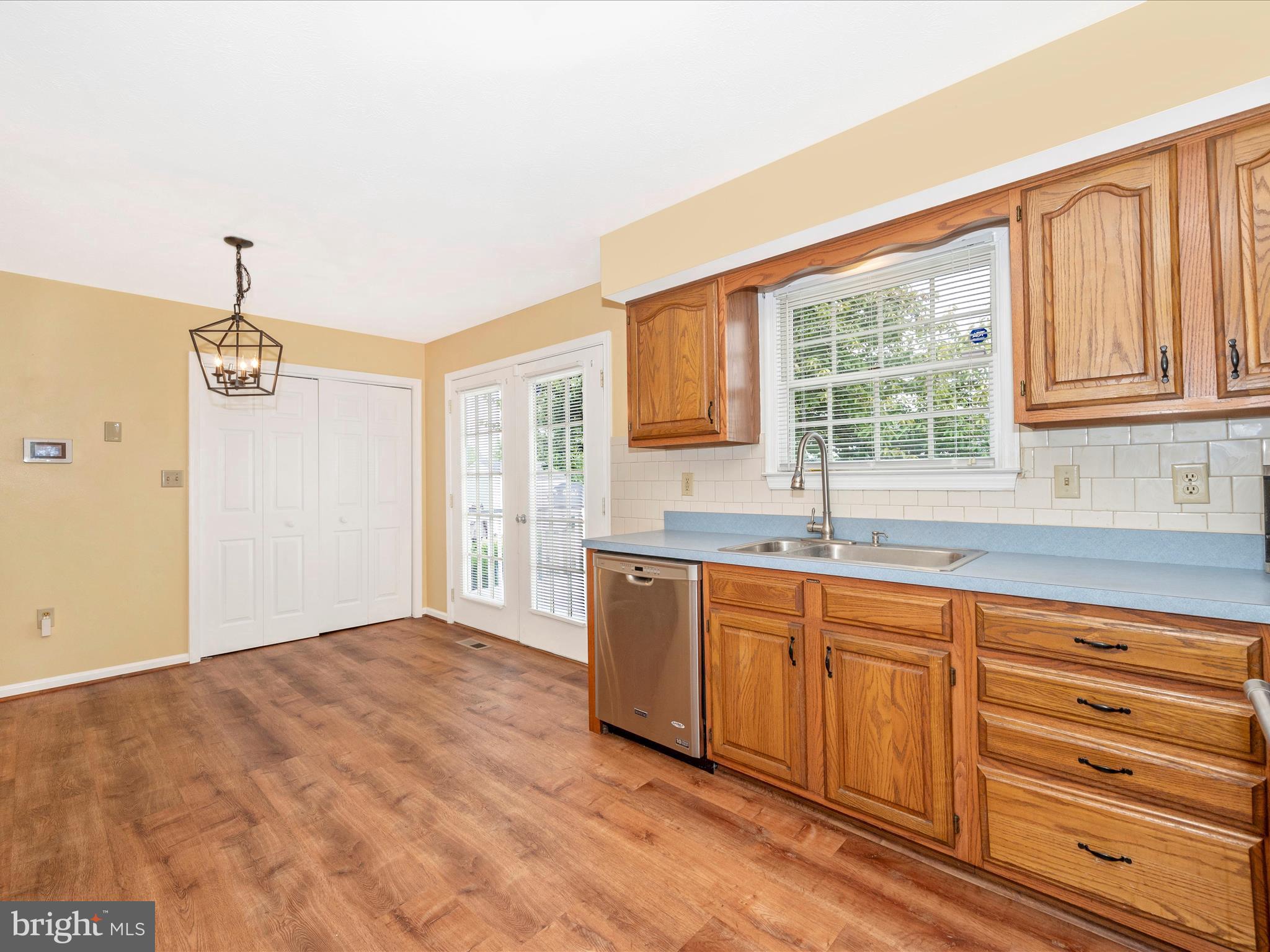 ROLLING HILLS - Residential