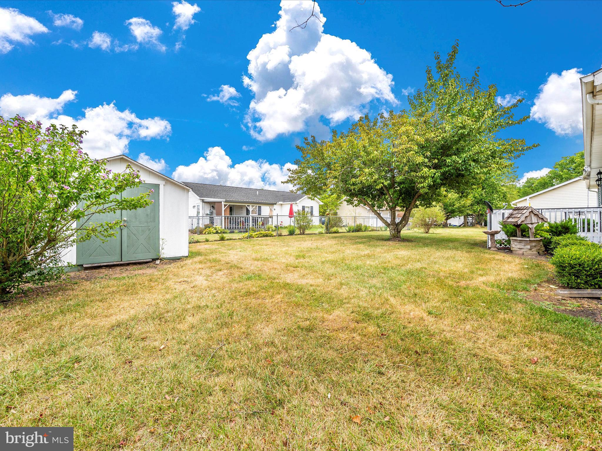 ROLLING HILLS - Residential