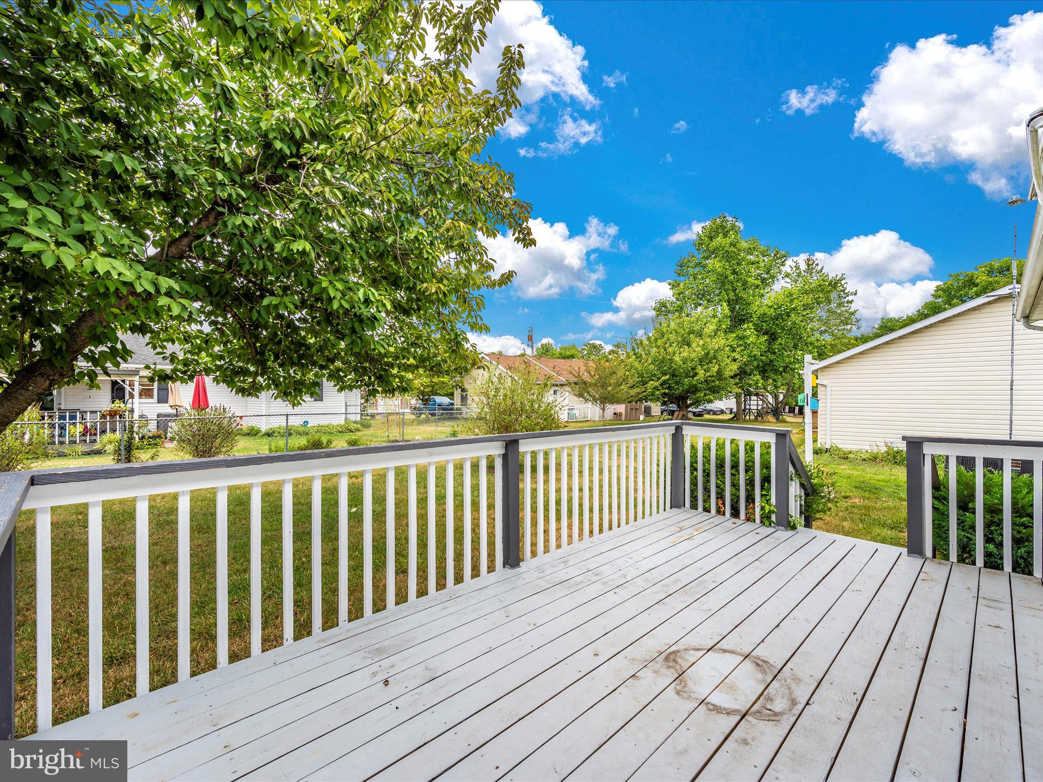 ROLLING HILLS - Residential
