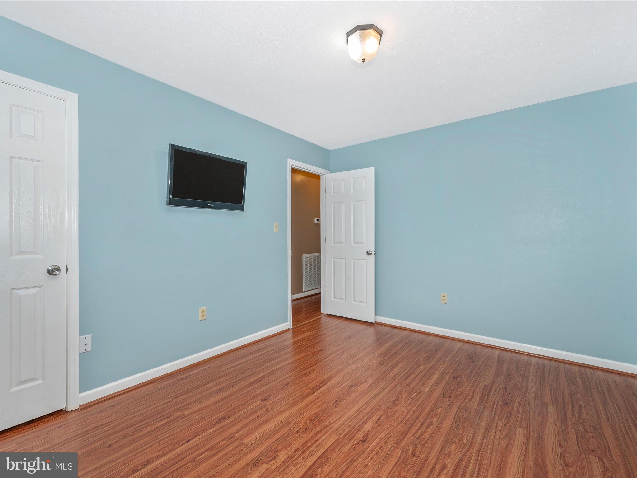 ROLLING HILLS - Residential