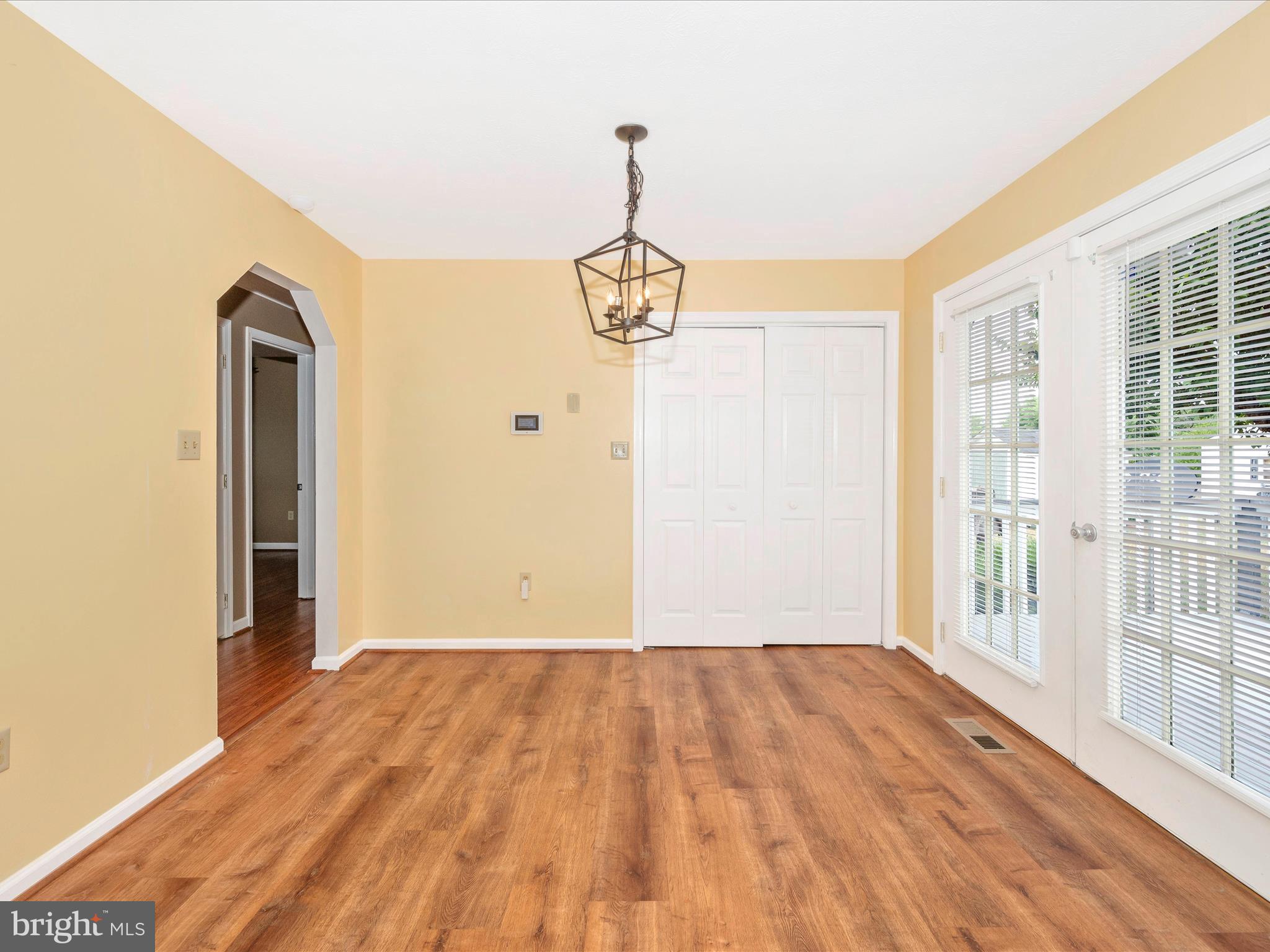 ROLLING HILLS - Residential