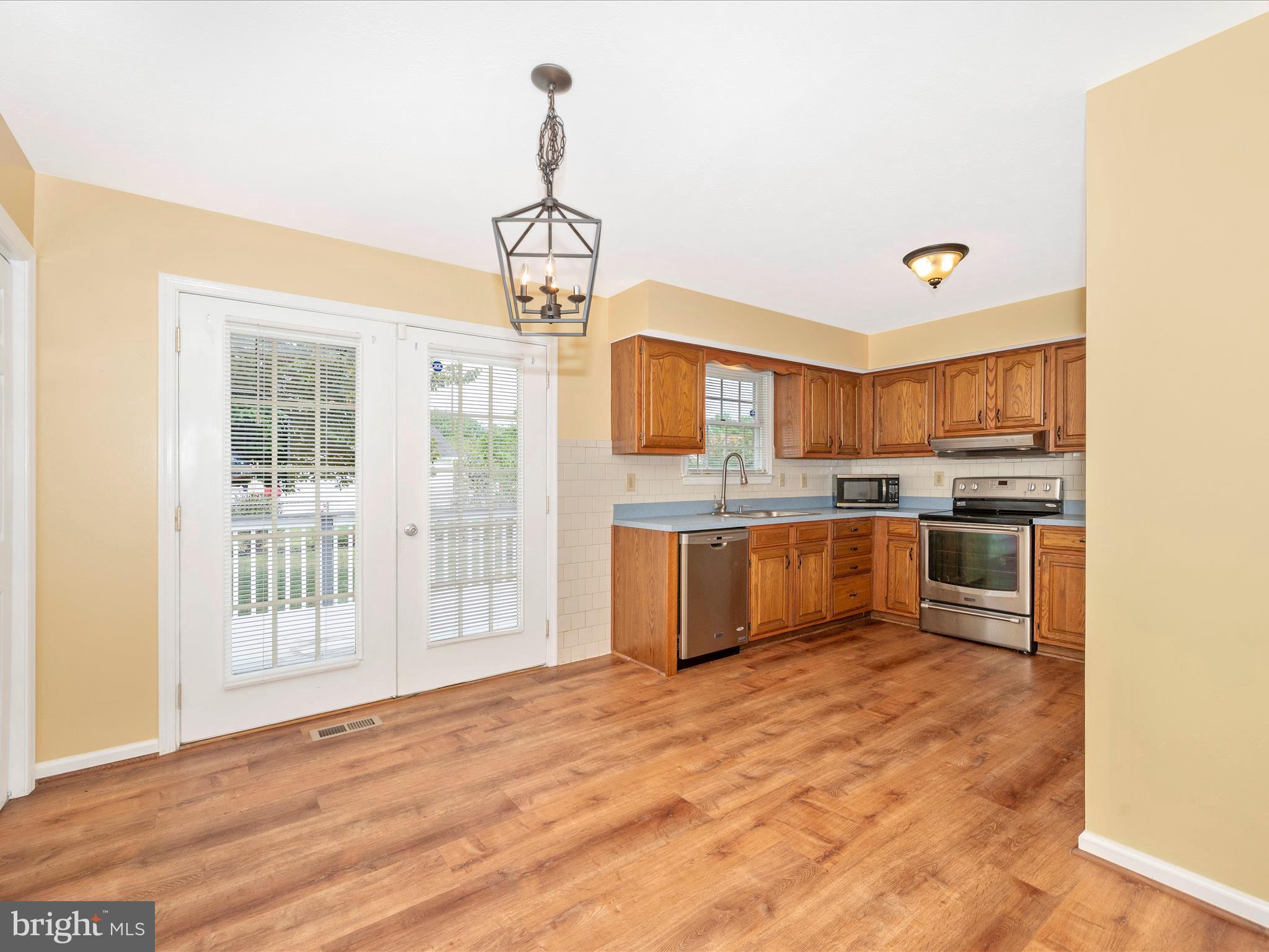 ROLLING HILLS - Residential