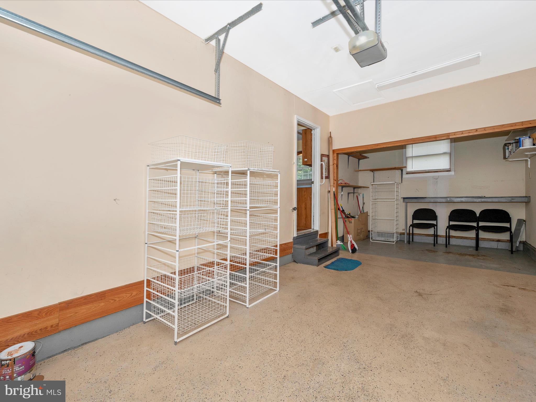 ROLLING HILLS - Residential