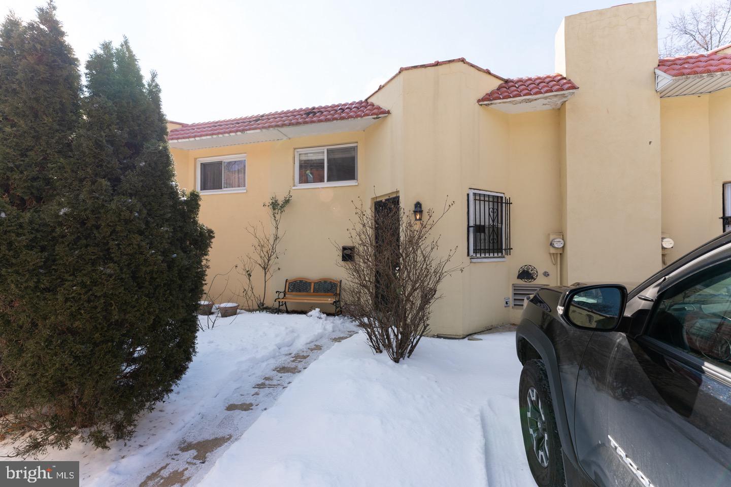 FAIRMOUNT - Residential Lease