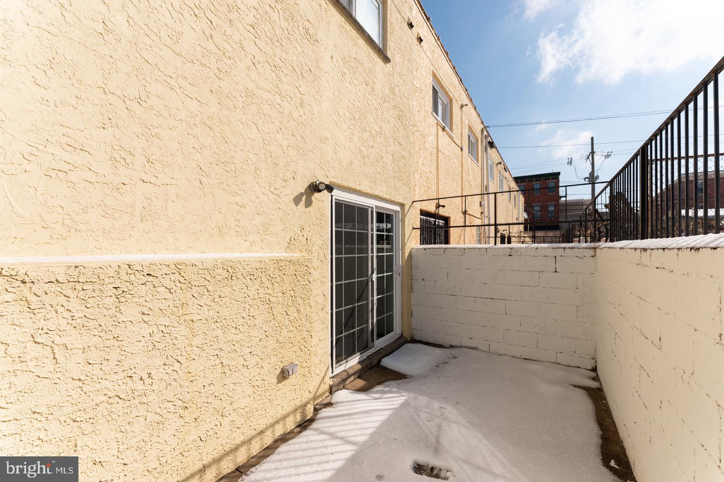 FAIRMOUNT - Residential Lease