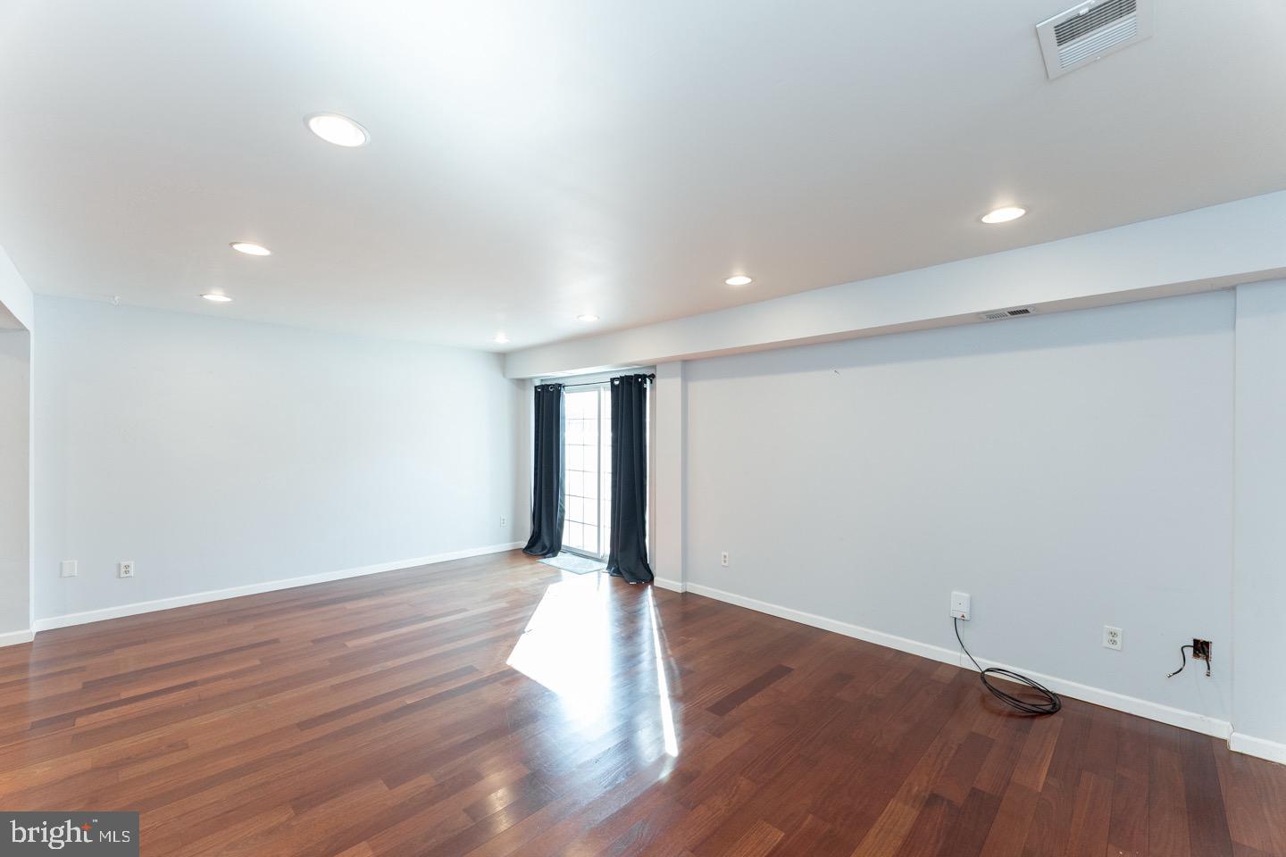 FAIRMOUNT - Residential Lease