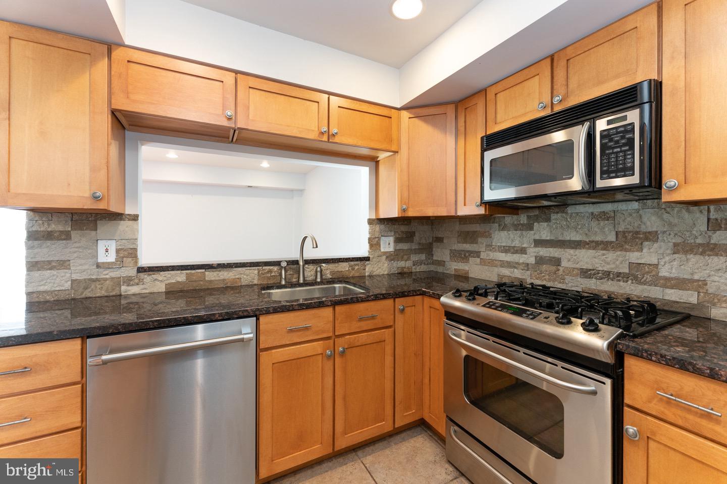 FAIRMOUNT - Residential Lease