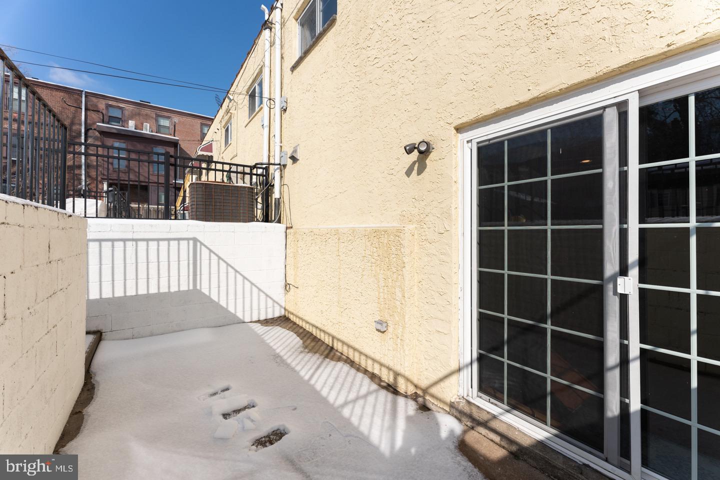 FAIRMOUNT - Residential Lease