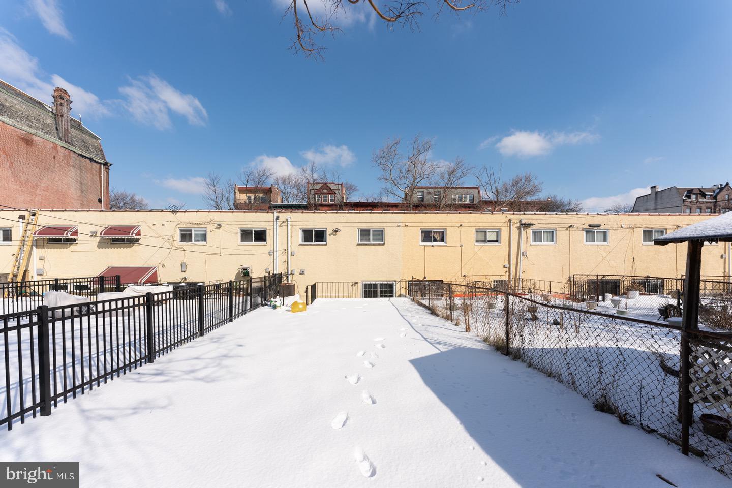 FAIRMOUNT - Residential Lease