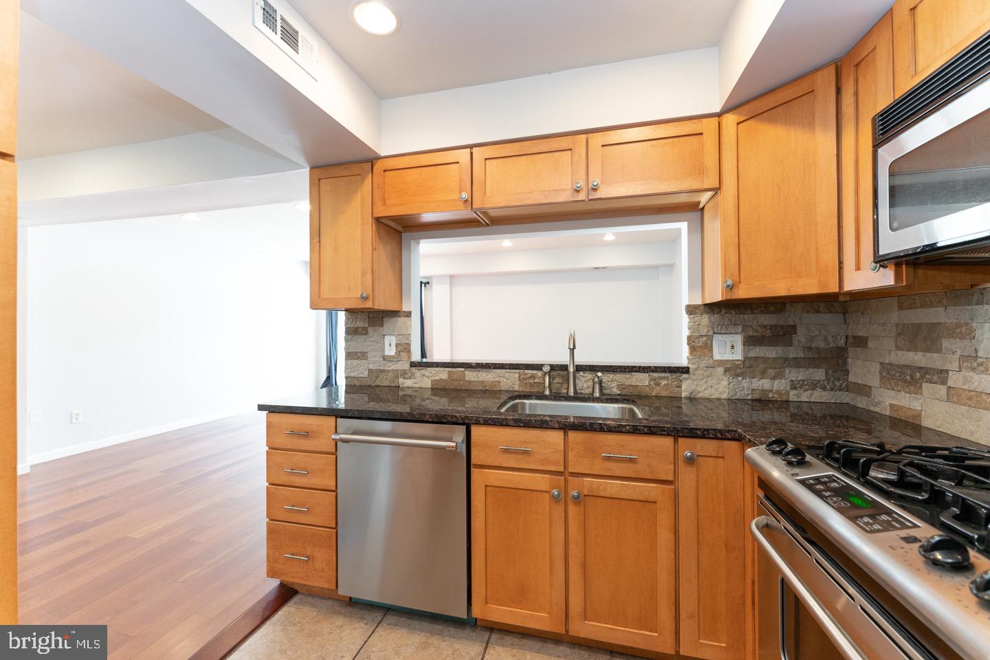 FAIRMOUNT - Residential Lease