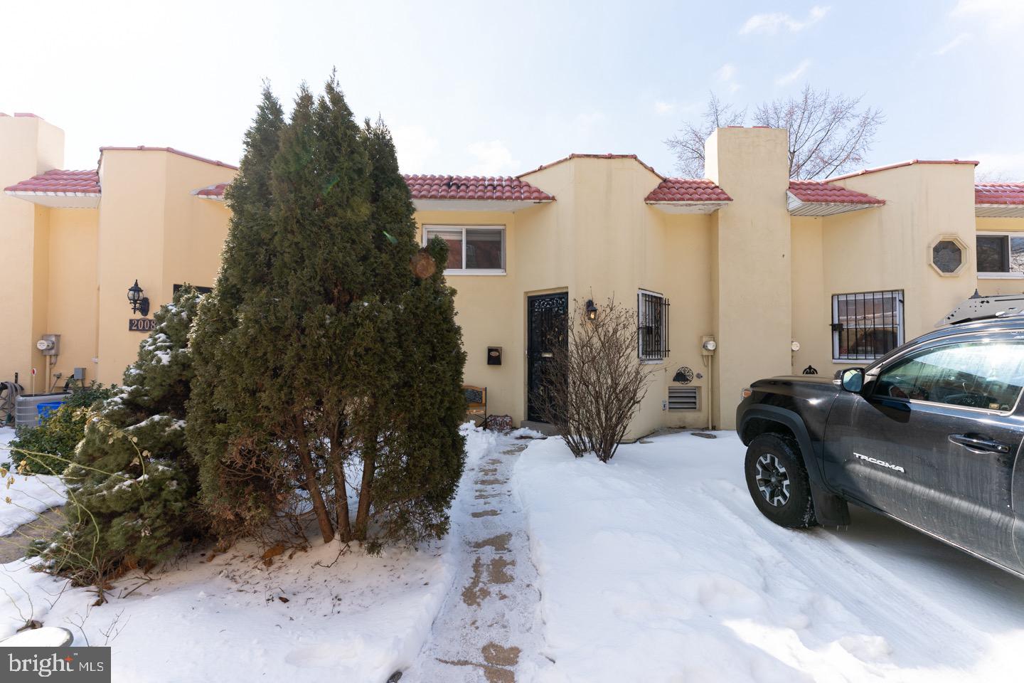 FAIRMOUNT - Residential Lease