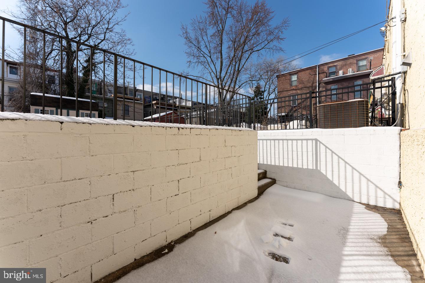 FAIRMOUNT - Residential Lease