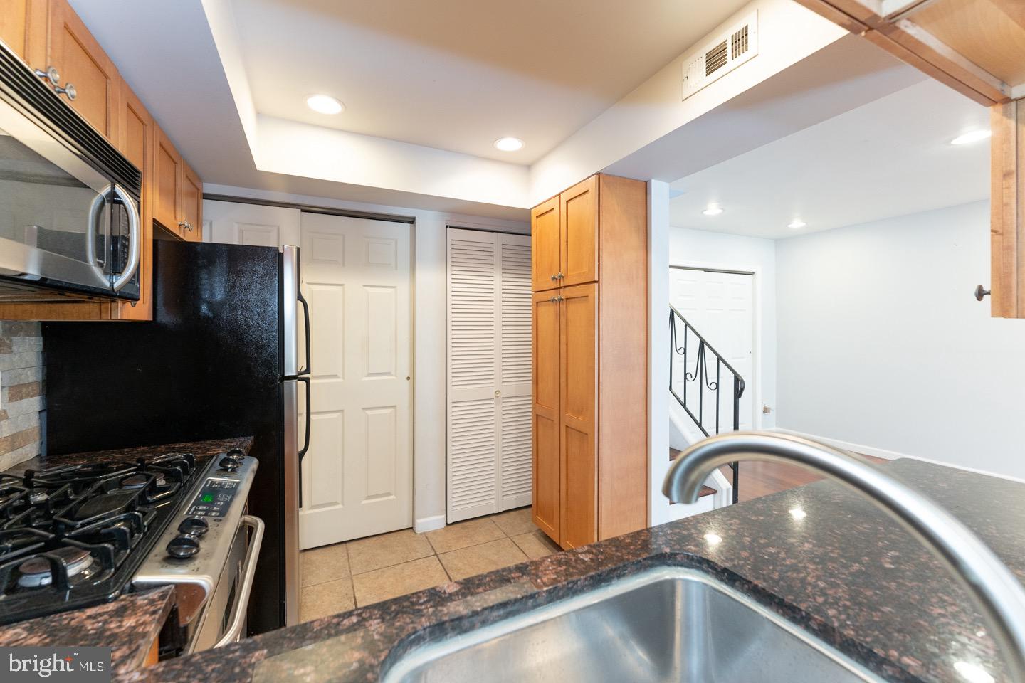 FAIRMOUNT - Residential Lease