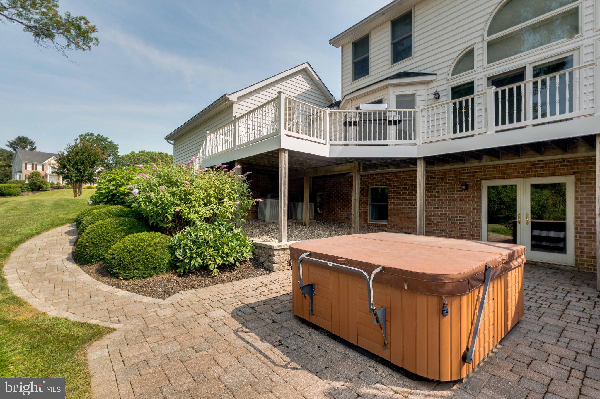 COOL MEADOW FARMS - Residential