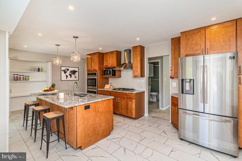 8909 APPLECROSS LANE SPRINGFIELD VA 22153