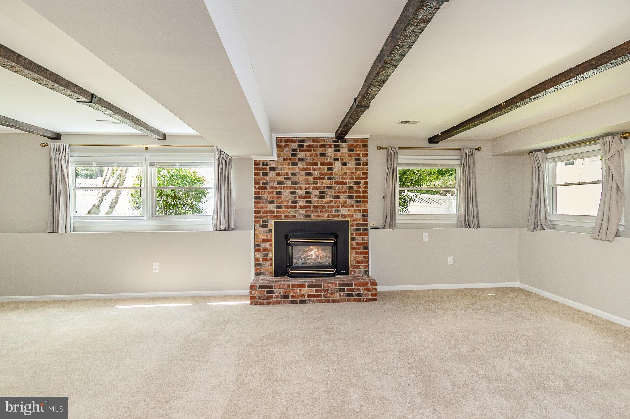 8909 APPLECROSS LANE