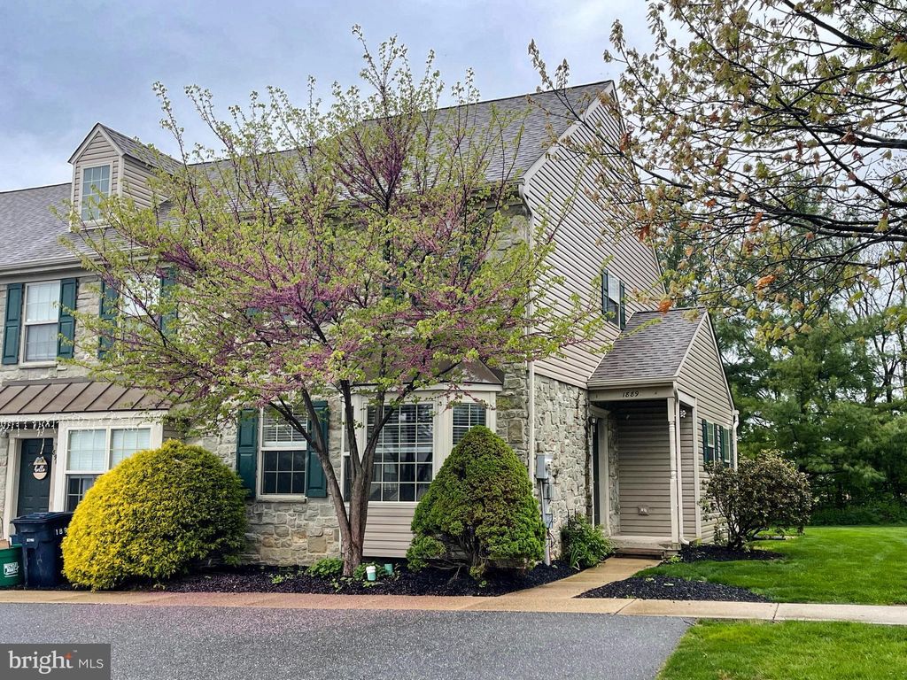 Photo of 1889 Shady Oak Drive, MOUNT JOY, PA 17552 (MLS # PALA2087066)