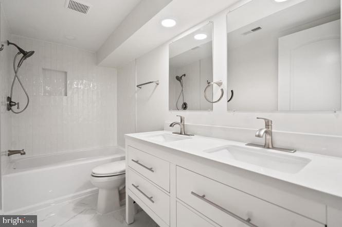 PINECREST - Residential