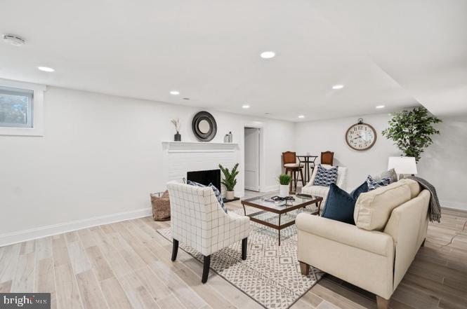 PINECREST - Residential