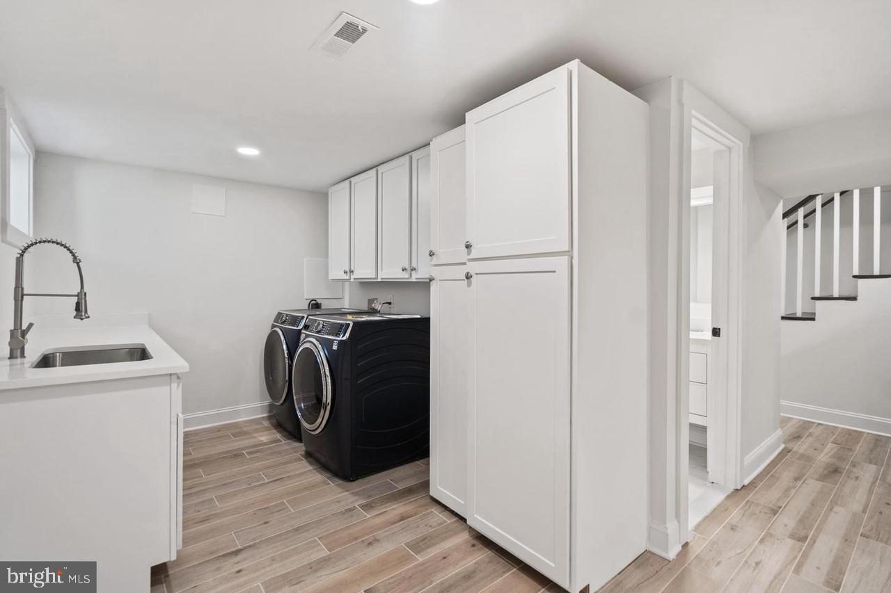 PINECREST - Residential
