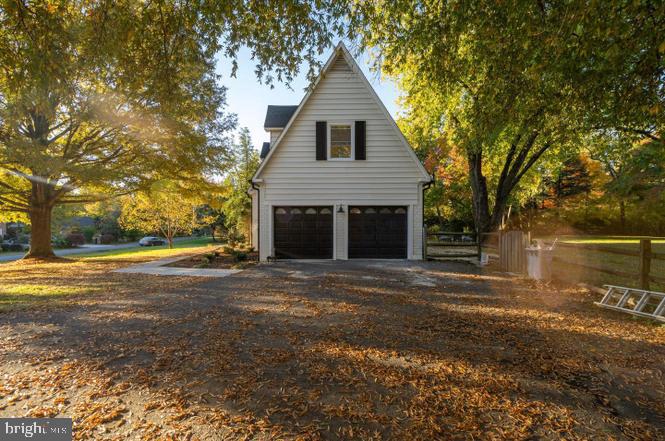 PINECREST - Residential
