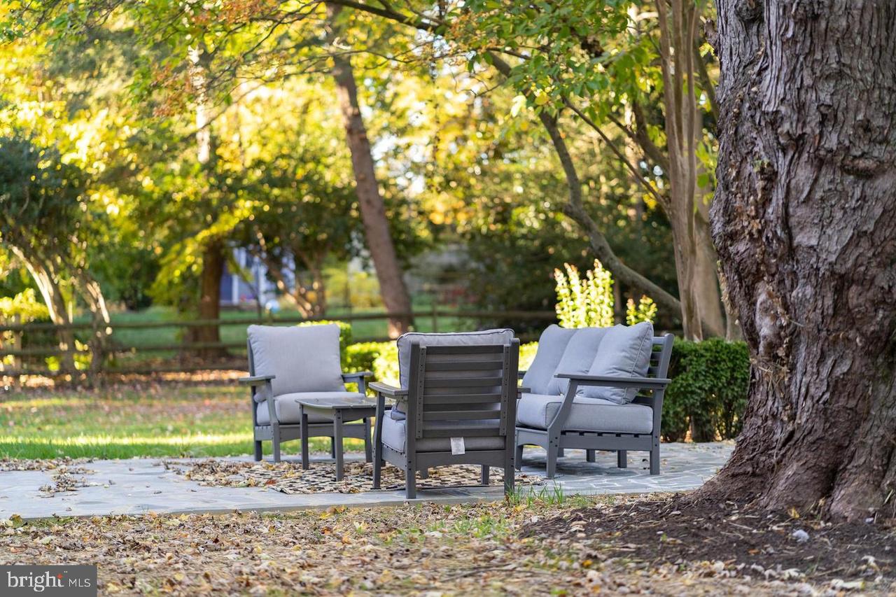 PINECREST - Residential