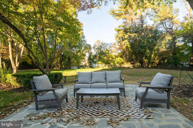 PINECREST - Residential