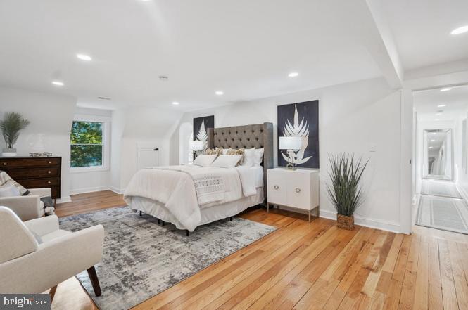 PINECREST - Residential