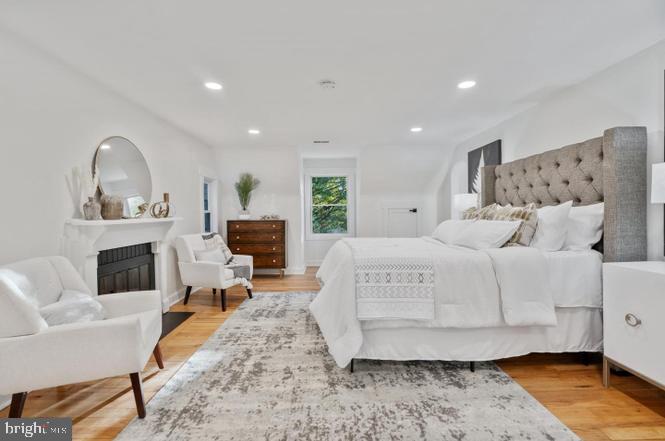 PINECREST - Residential