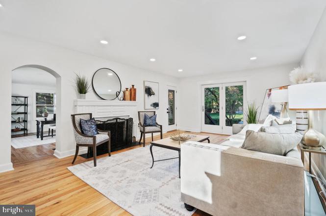 PINECREST - Residential