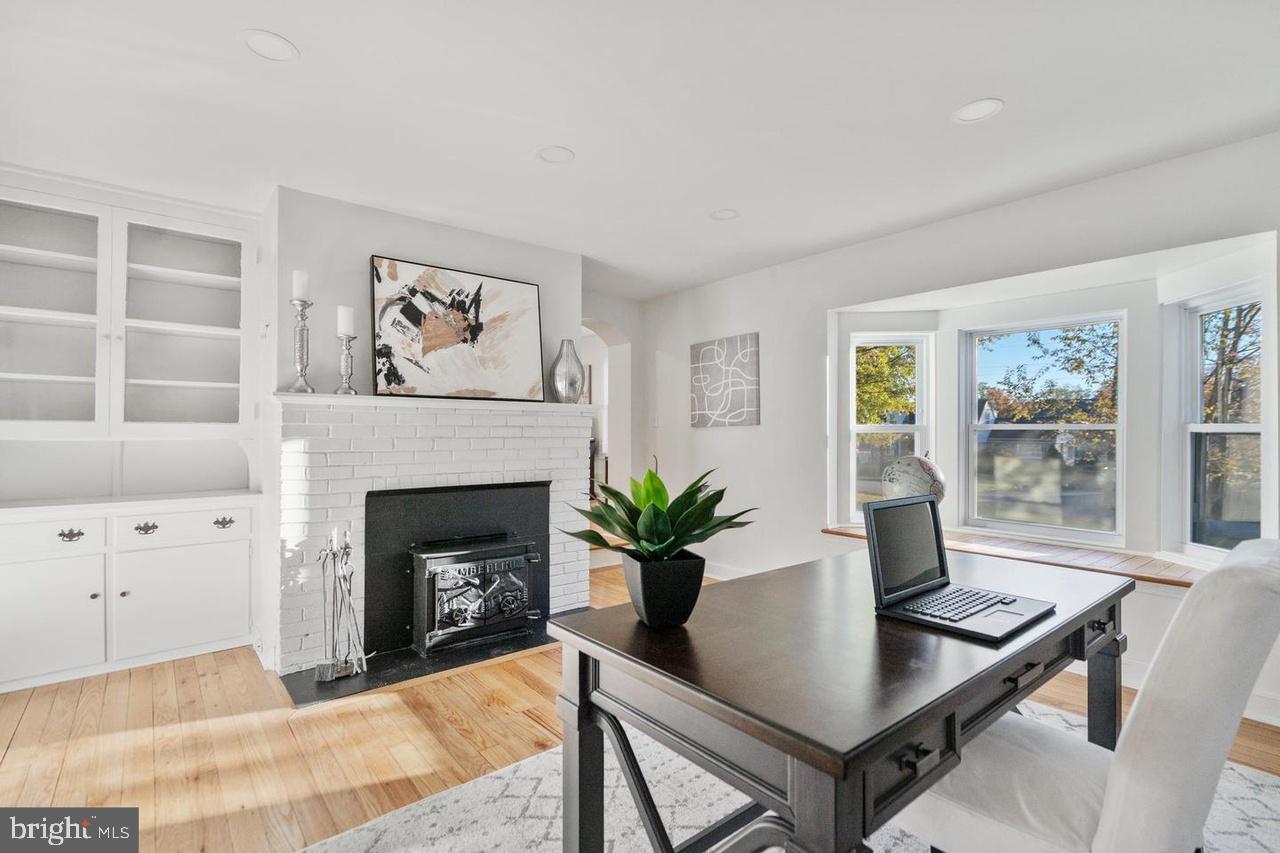 PINECREST - Residential