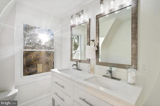 PINECREST - Residential