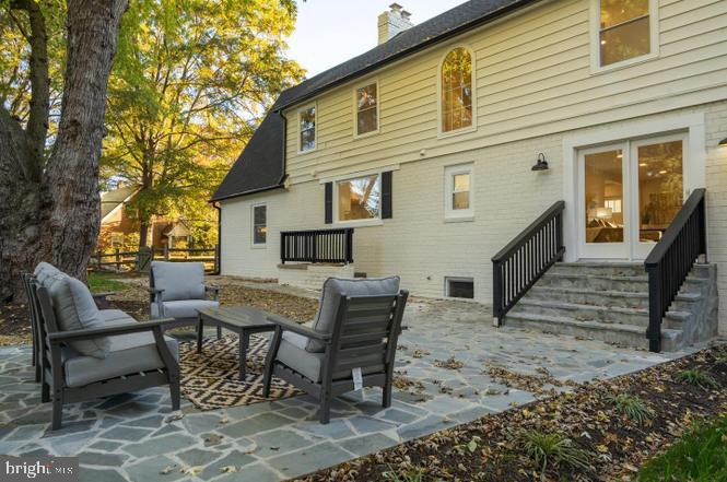PINECREST - Residential
