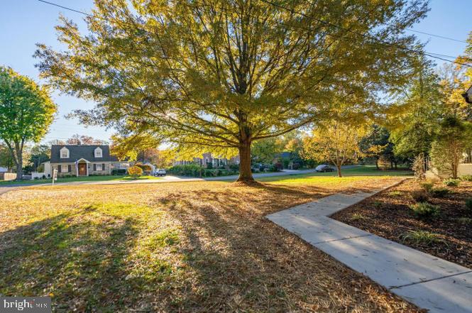 PINECREST - Residential