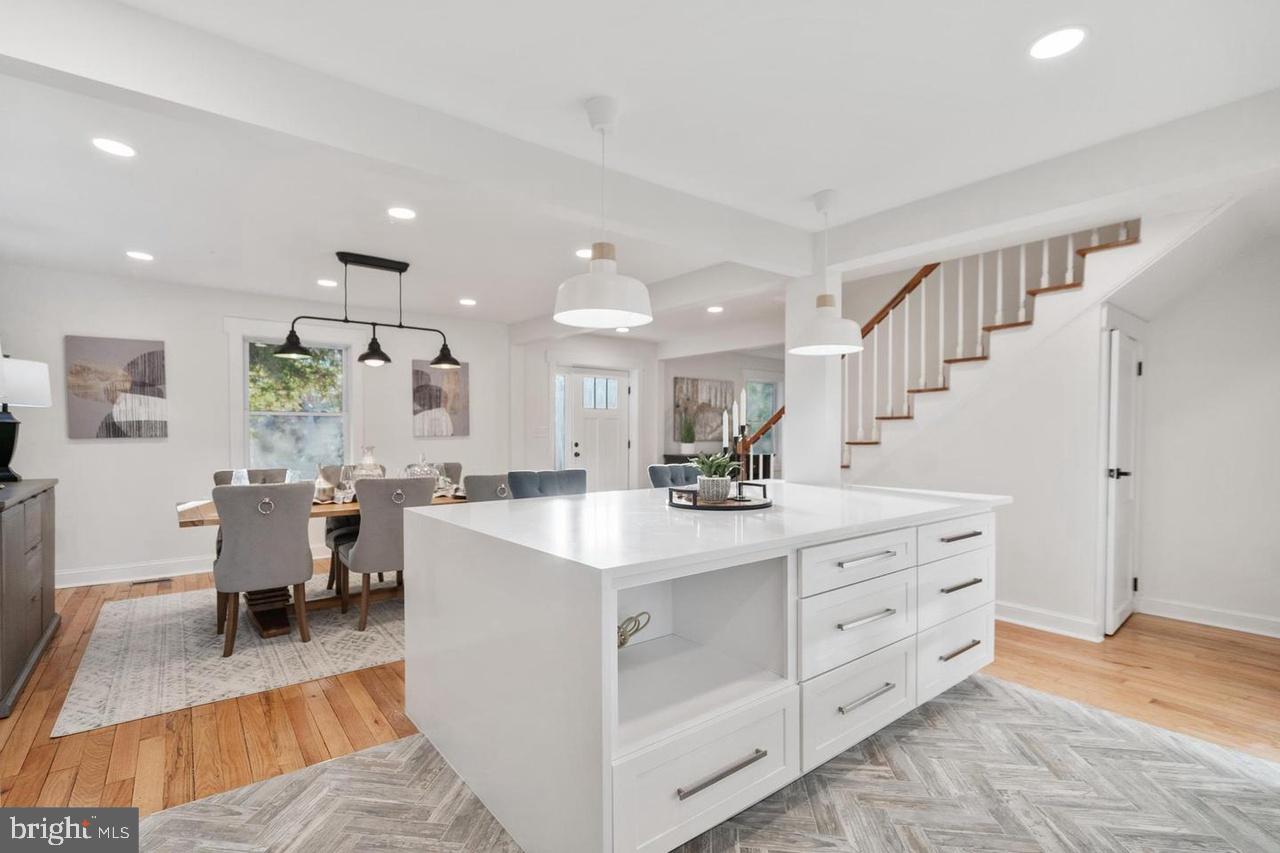 PINECREST - Residential