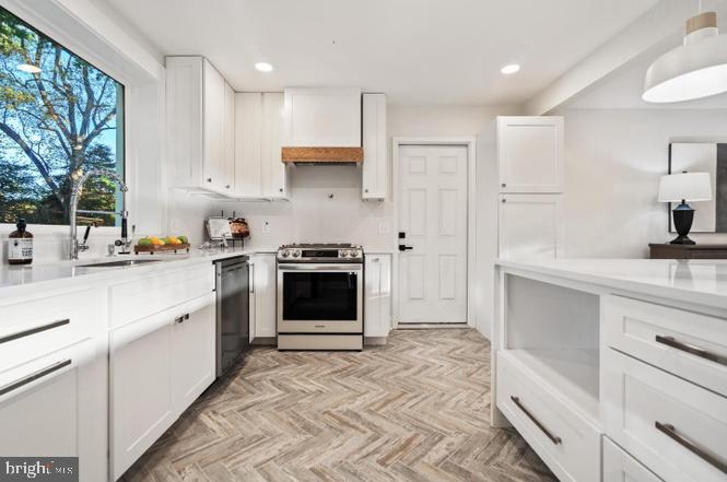 PINECREST - Residential