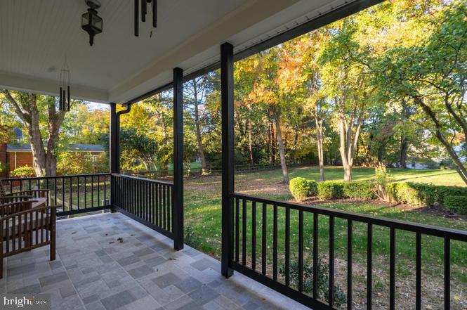 PINECREST - Residential