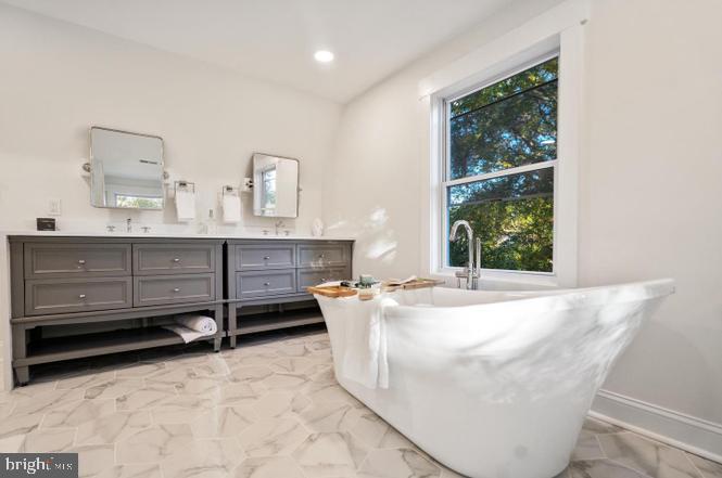 PINECREST - Residential