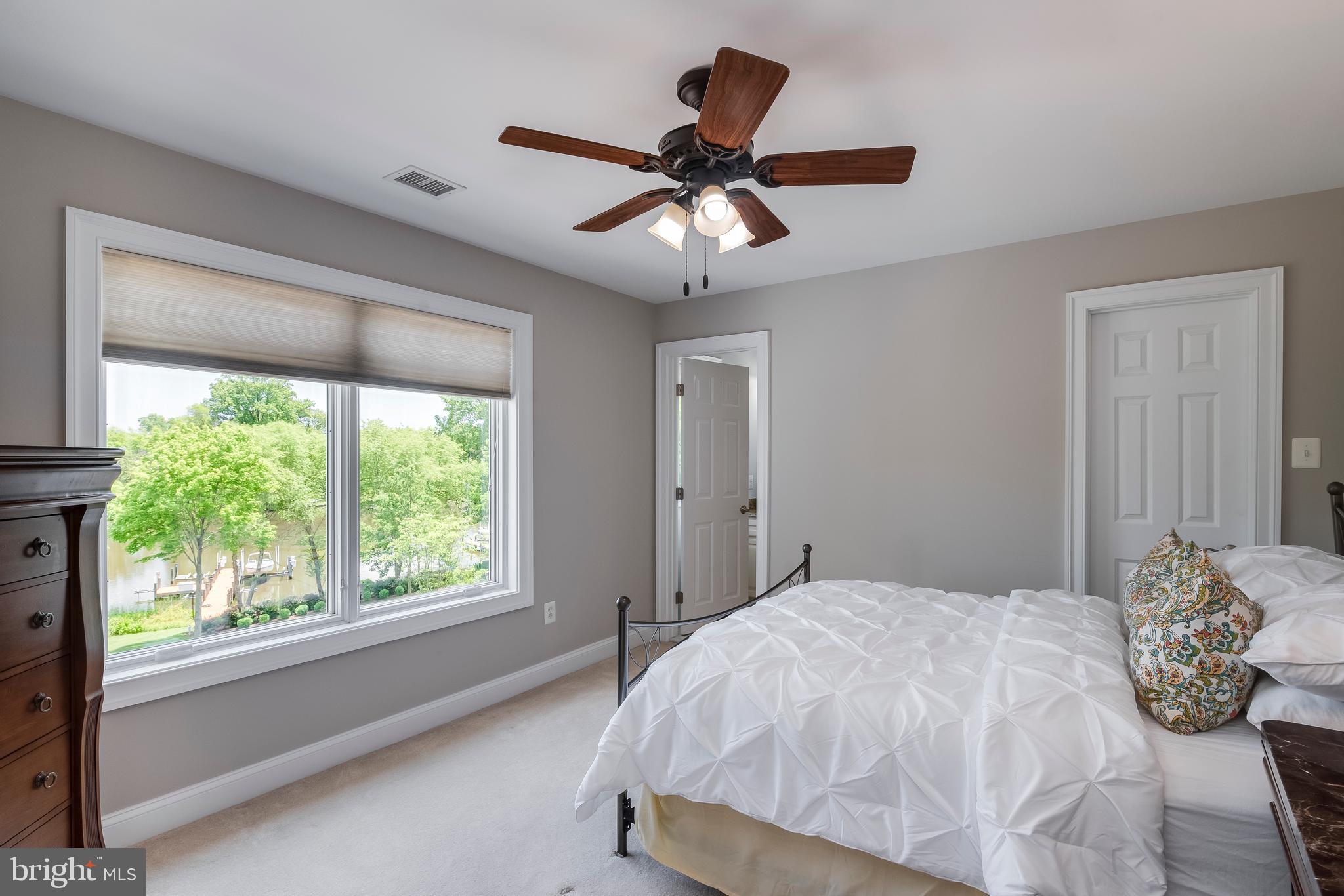 WAREHOUSE CREEK - Residential