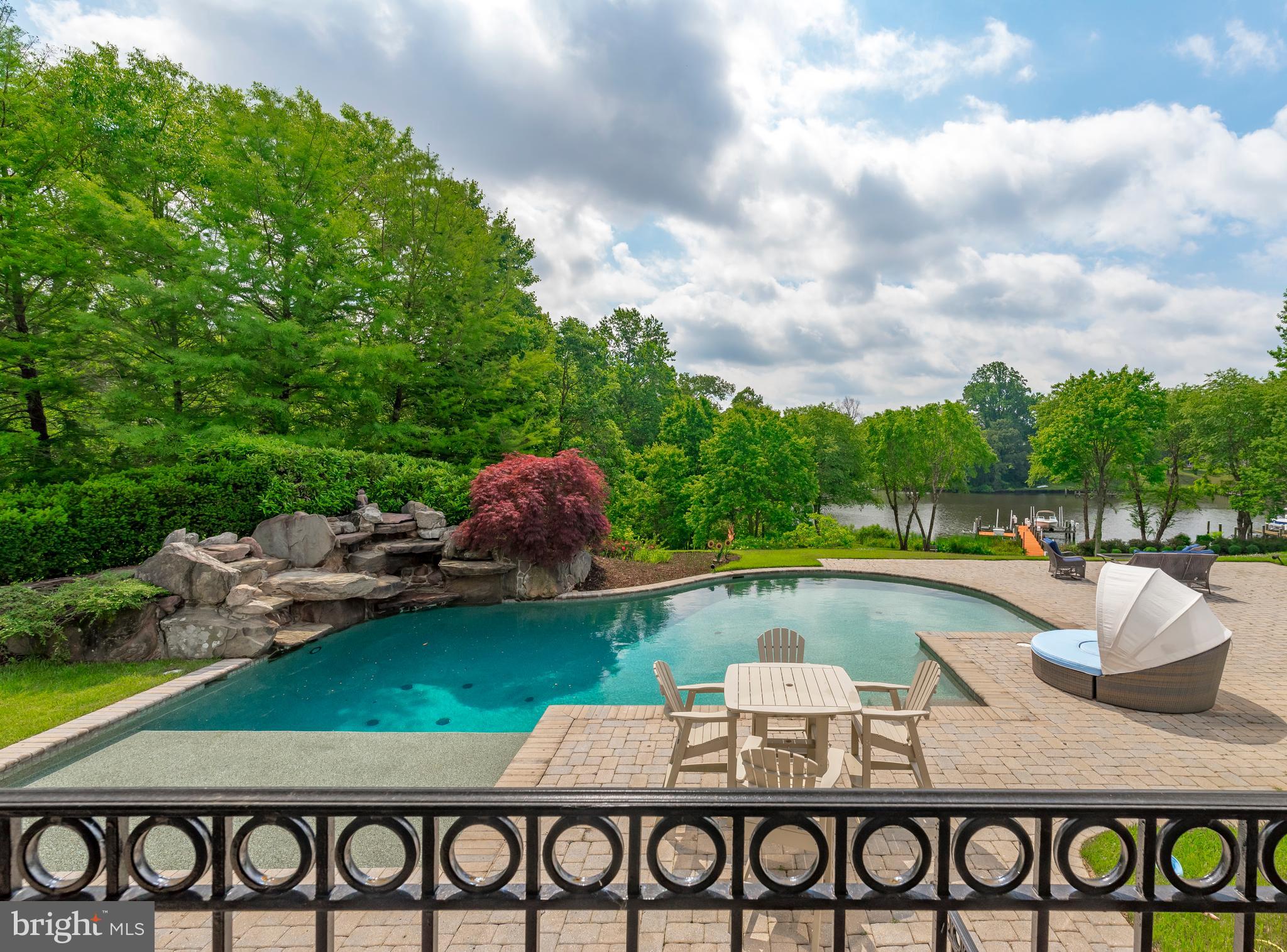 WAREHOUSE CREEK - Residential