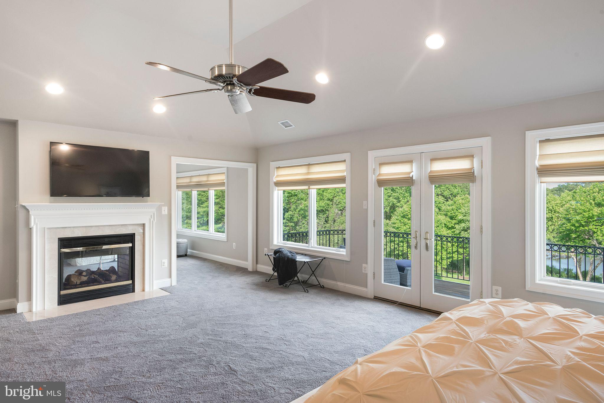 WAREHOUSE CREEK - Residential