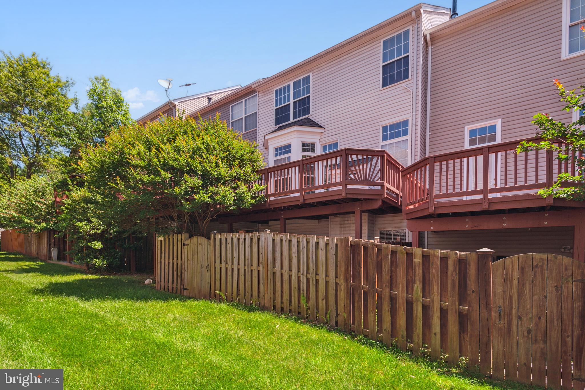 LOWES ISLAND/CASCADES - Residential Lease