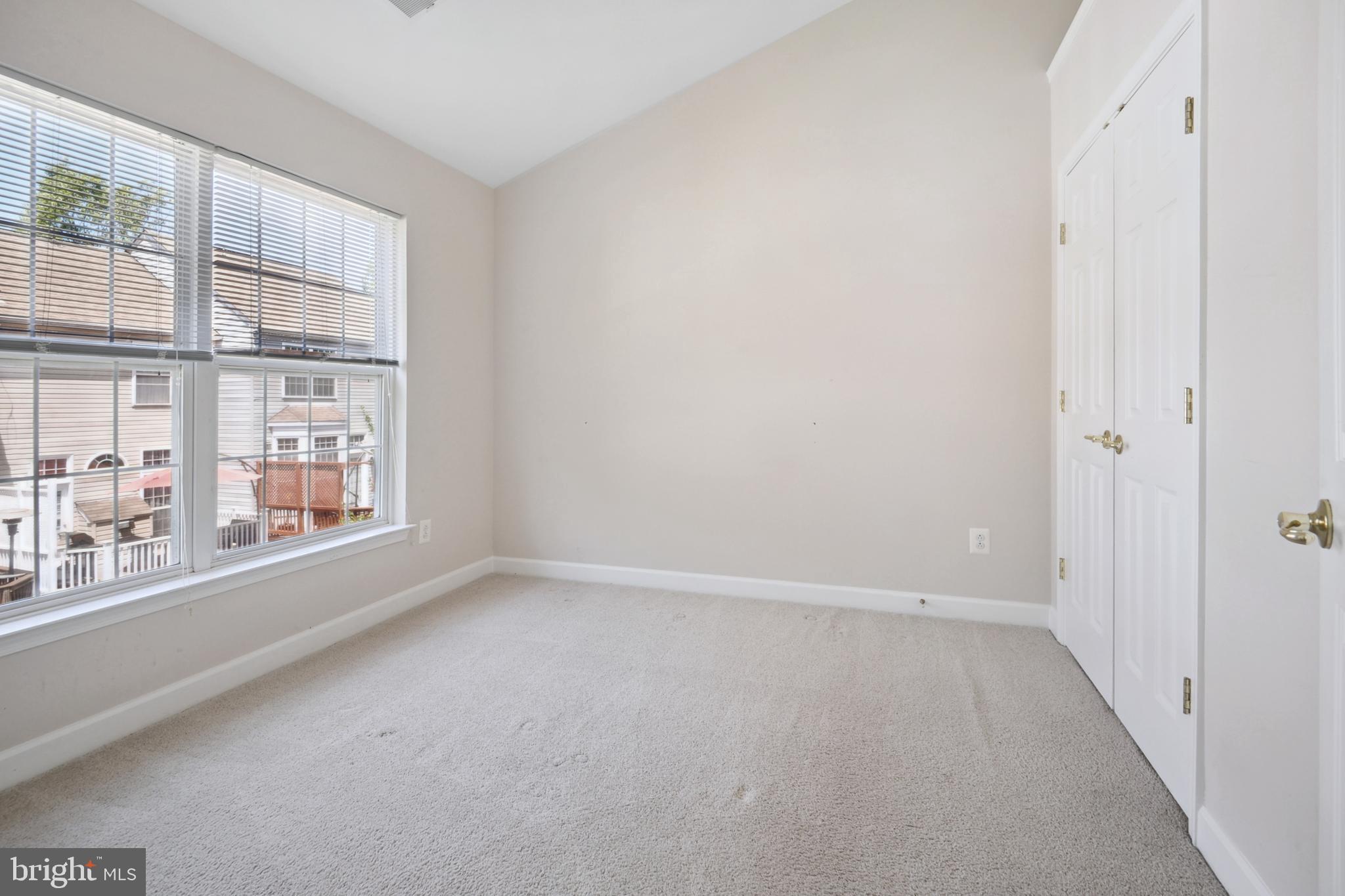 LOWES ISLAND/CASCADES - Residential Lease