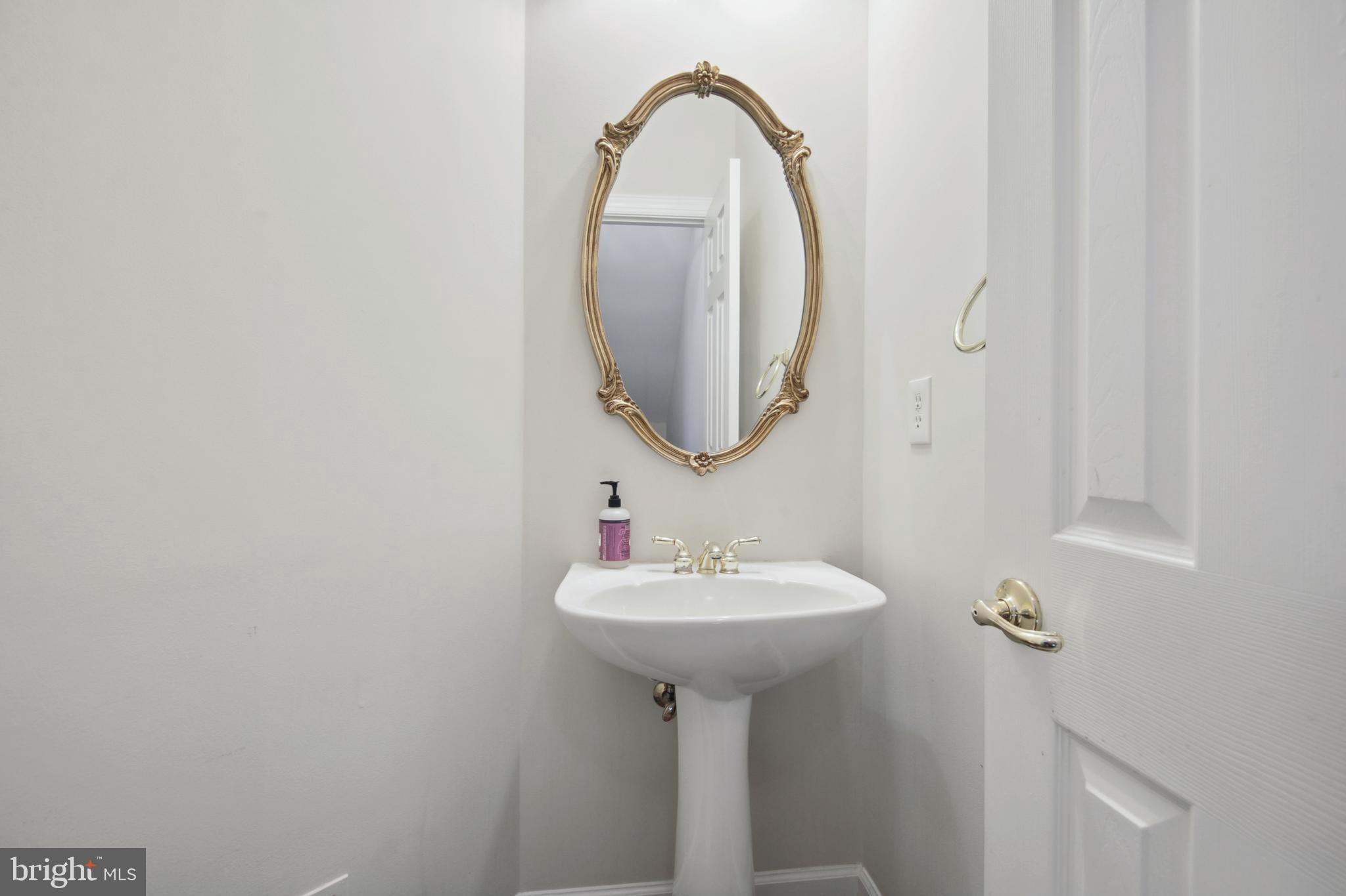 LOWES ISLAND/CASCADES - Residential Lease