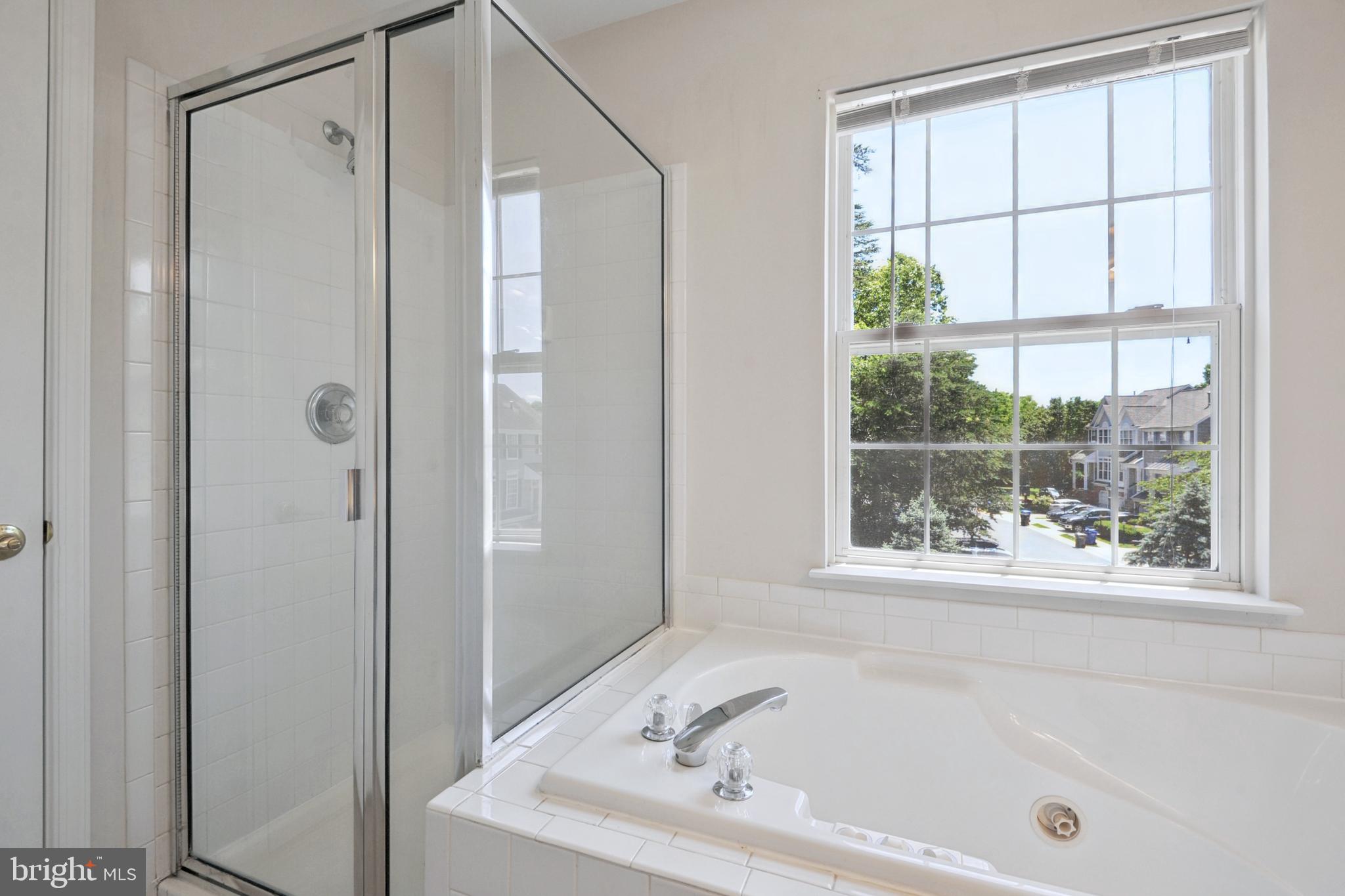 LOWES ISLAND/CASCADES - Residential Lease