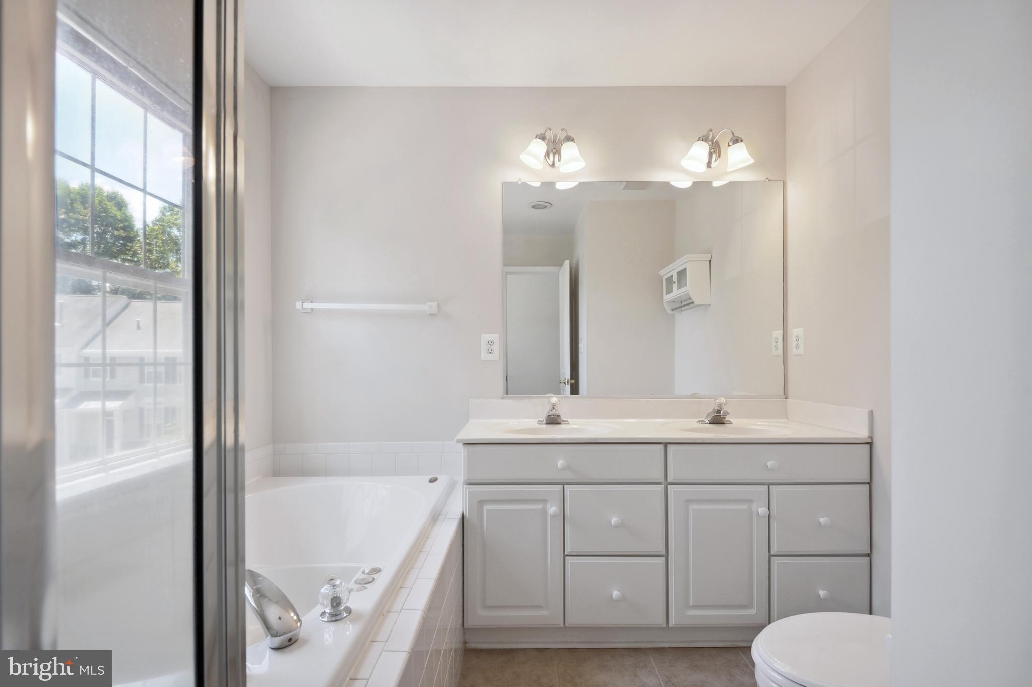 LOWES ISLAND/CASCADES - Residential Lease