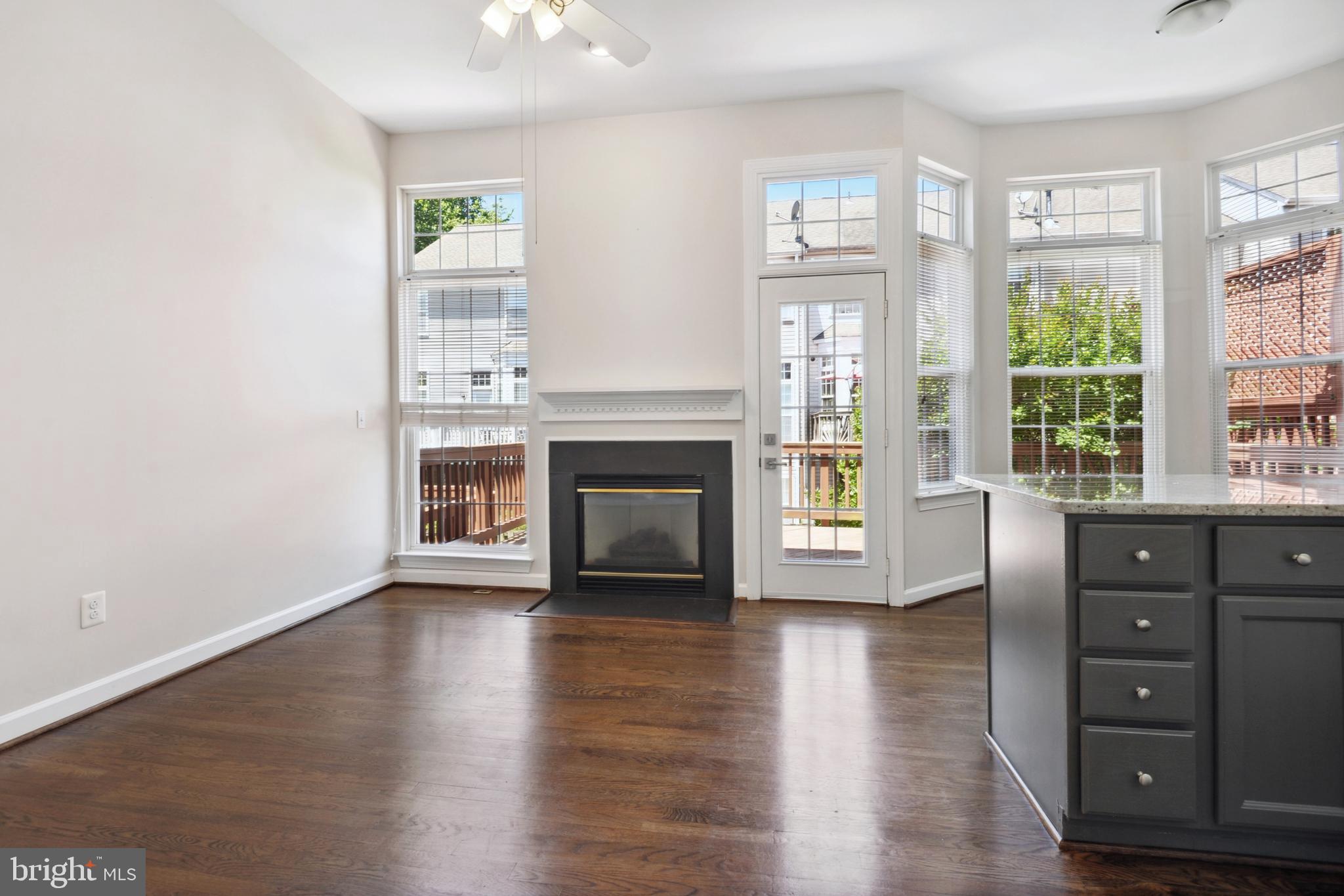 LOWES ISLAND/CASCADES - Residential Lease